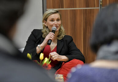 Host pod Parapletem - Bára Špotáková