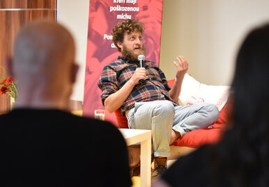 Host pod Parapletem - Ondřej Kobza