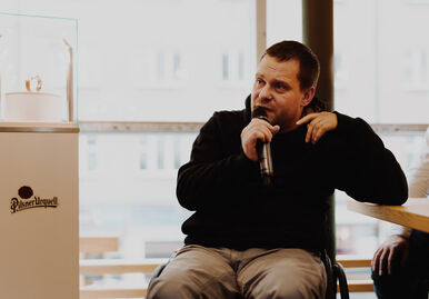 Paraple v éteru