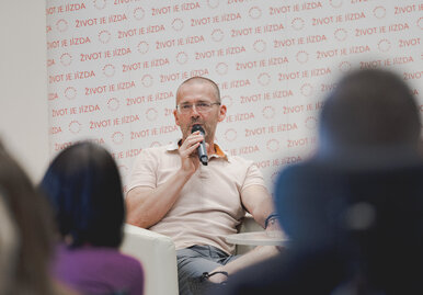 Host pod Parapletem - Petr Havlíček