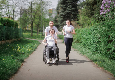 V květnu se bude běhat pro vozíčkáře. Tradiční i virtuální Běh pro Paraple se blíží